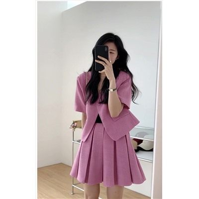 Розовый нишевый дизайнерский костюм (юбка и пиджак)